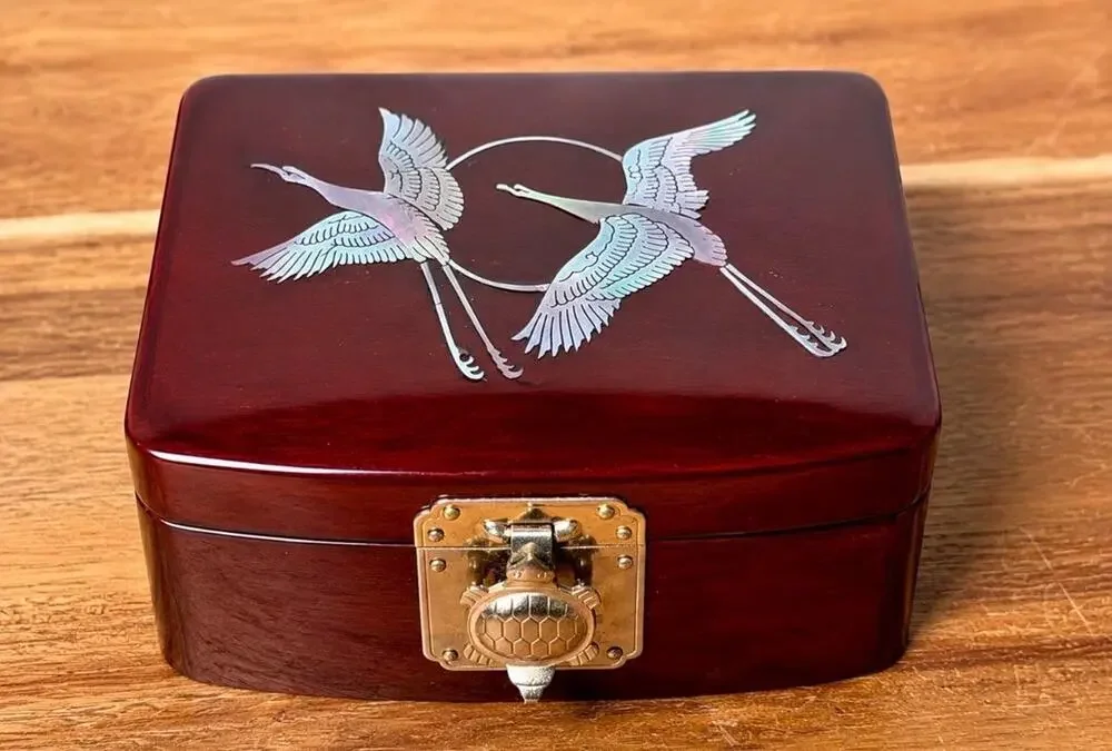 Vintage Lacquer Jewelry Box: Cranes, Turtle Clasp, Red Velvet Lined Asian Decor